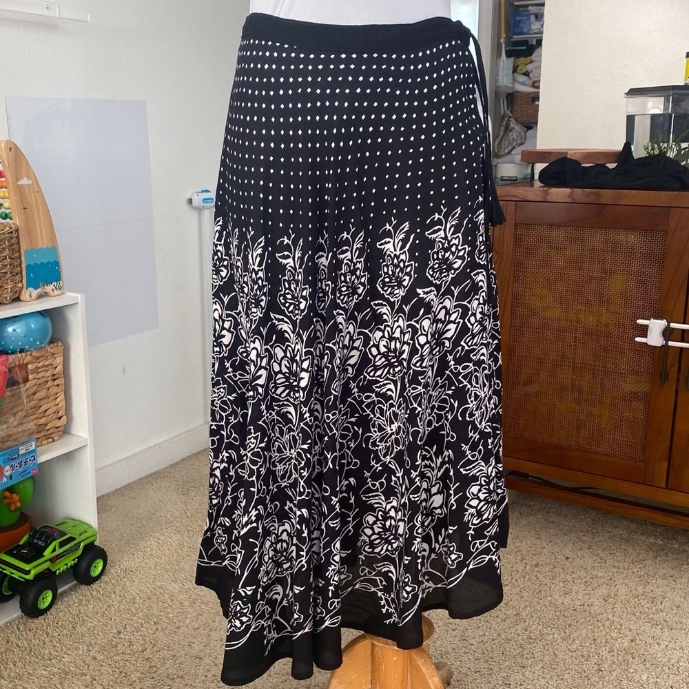 UNITY made in India beautiful like dark navy and white skirt.